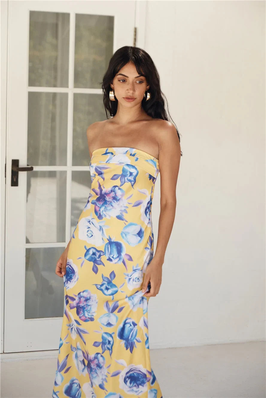 True – Schulterfreies Maxikleid mit Wasserfall-Ausschnitt und offenem Rücken