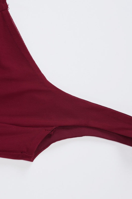 Figurbetontes Maxikleid mit Netzdetails in Rot