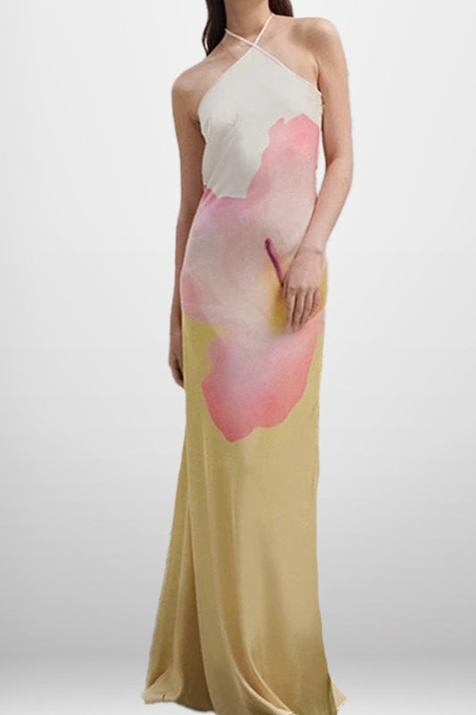 Figurbetontes Maxikleid mit Blumenmuster in Weiß mit Rückenfrei