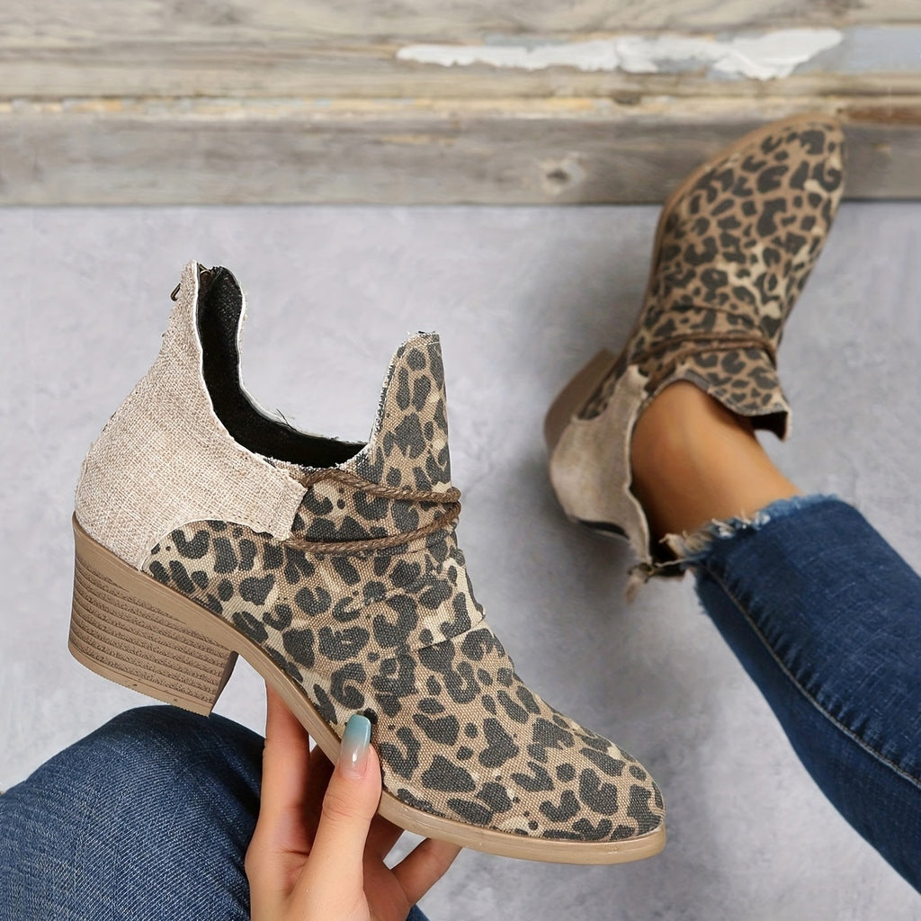 Stiefel im Leoparden-Print mit spitzer Zehenpartie