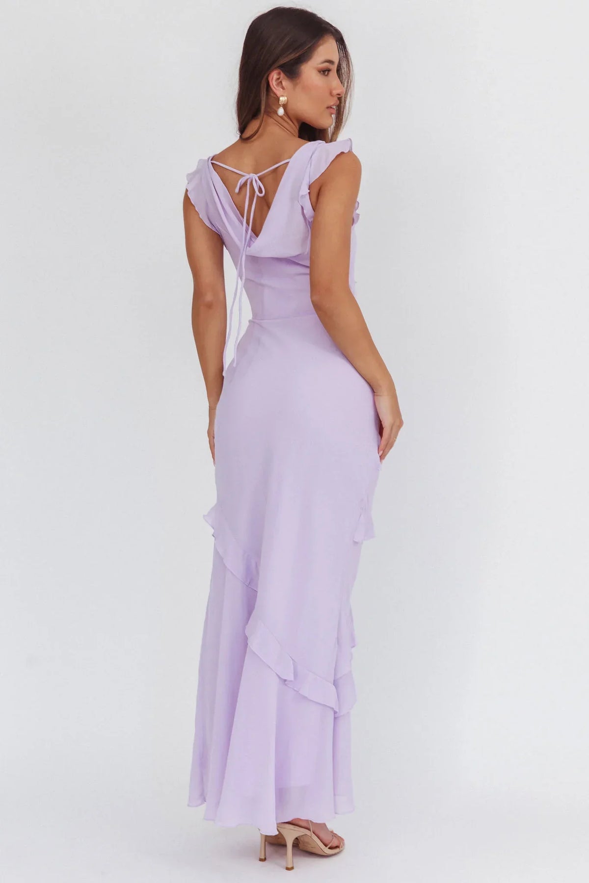 Sangria – Maxikleid mit Wasserfall-Ausschnitt und Rüschen
