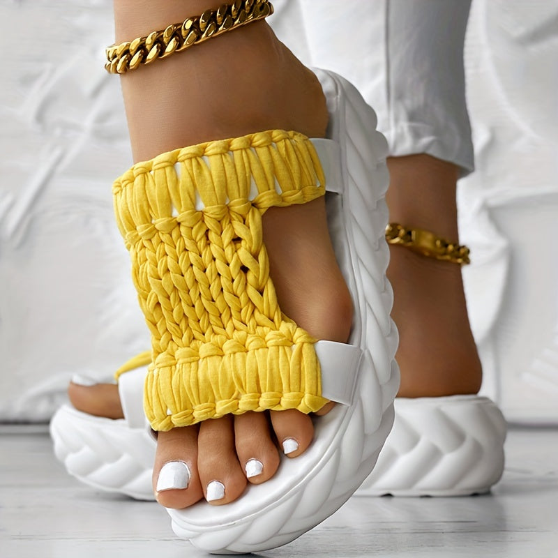 Bequeme Damen Sandalen mit Geflochtenem Obermaterial sowie Plattformsohle