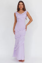 Sangria – Maxikleid mit Wasserfall-Ausschnitt und Rüschen