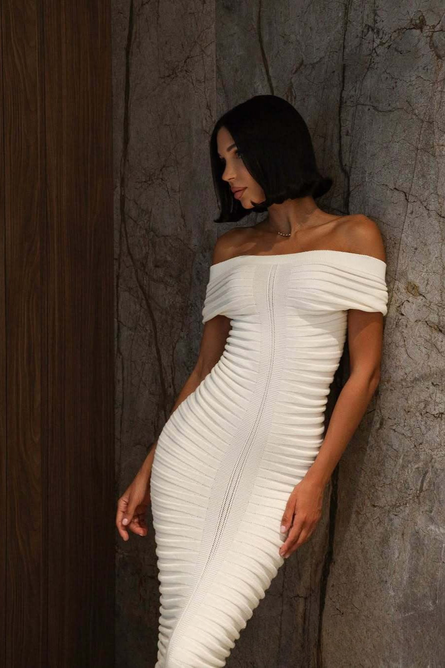 Trägerloses Maxikleid mit Raffung und Blumenmuster