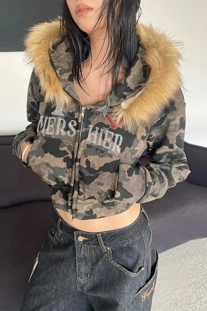 Hoodie mit Reißverschluss und Stickerei in Grün
