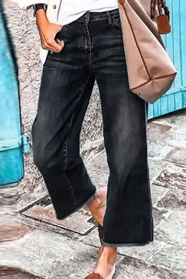 Mid-Rise Straight-Leg-Jeans mit ausgefranstem Saum und aufgesetzten Taschen