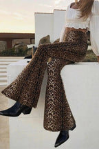 Figurbetonte Hose mit ausgestelltem Schnitt und Leopardenmuster