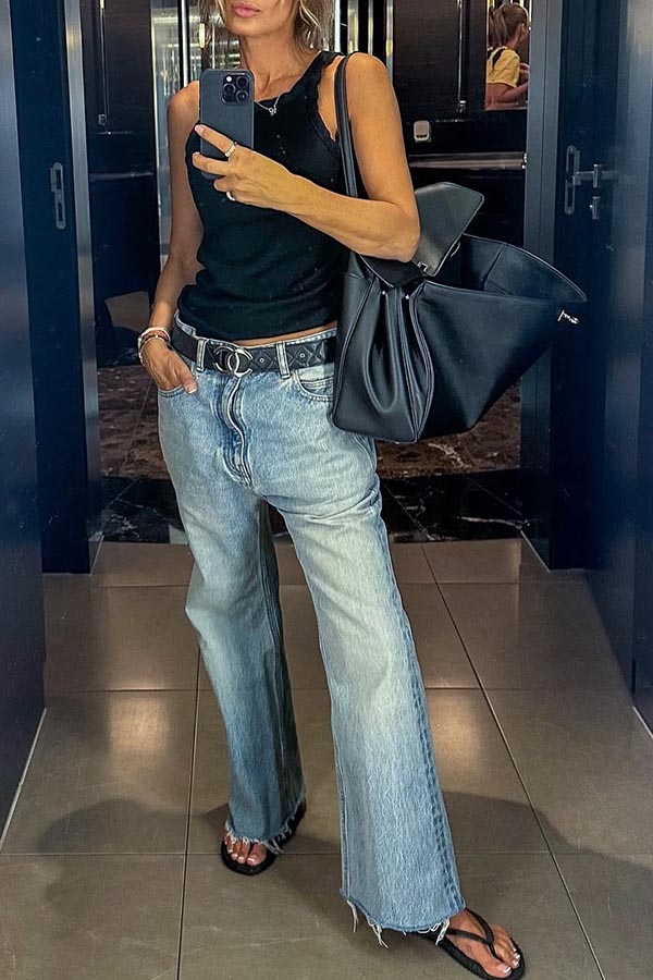 Mid-Rise Wide-Leg-Jeans mit ausgefranstem Saum und aufgesetzten Taschen