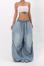 Locker geschnittene Jeans mit weitem Bein