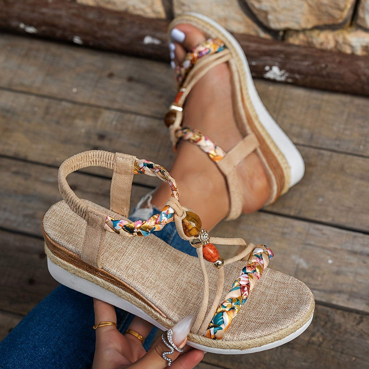 Boho handgewebte Jute Wedge Sandalen mit Blumen, Perlen und verstellbarem Knöchelriemen