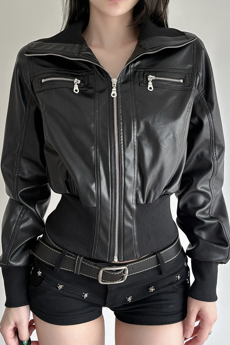 Jacke mit Leder in Schwarz mit Stehkragen