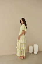 Corinna – Spitzen-Maxikleid mit Puffärmeln und Volants