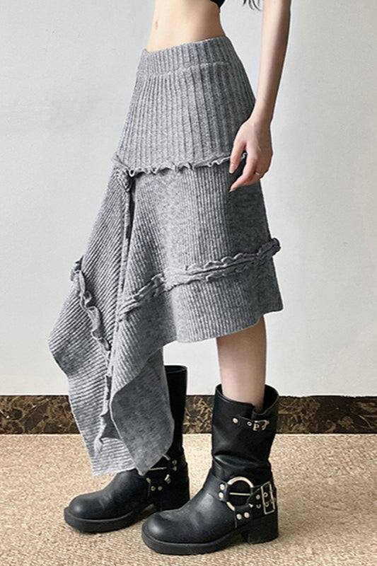 Asymmetrischer Rock mit hoher Taille und Strickstruktur