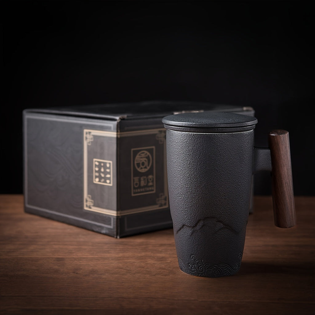 Handgefertigte Keramische Teetasse mit Sieb – Authentisches Design sowie Praktische Nutzung