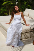 Rückenfreies Maxikleid mit Rüschen in Weiß