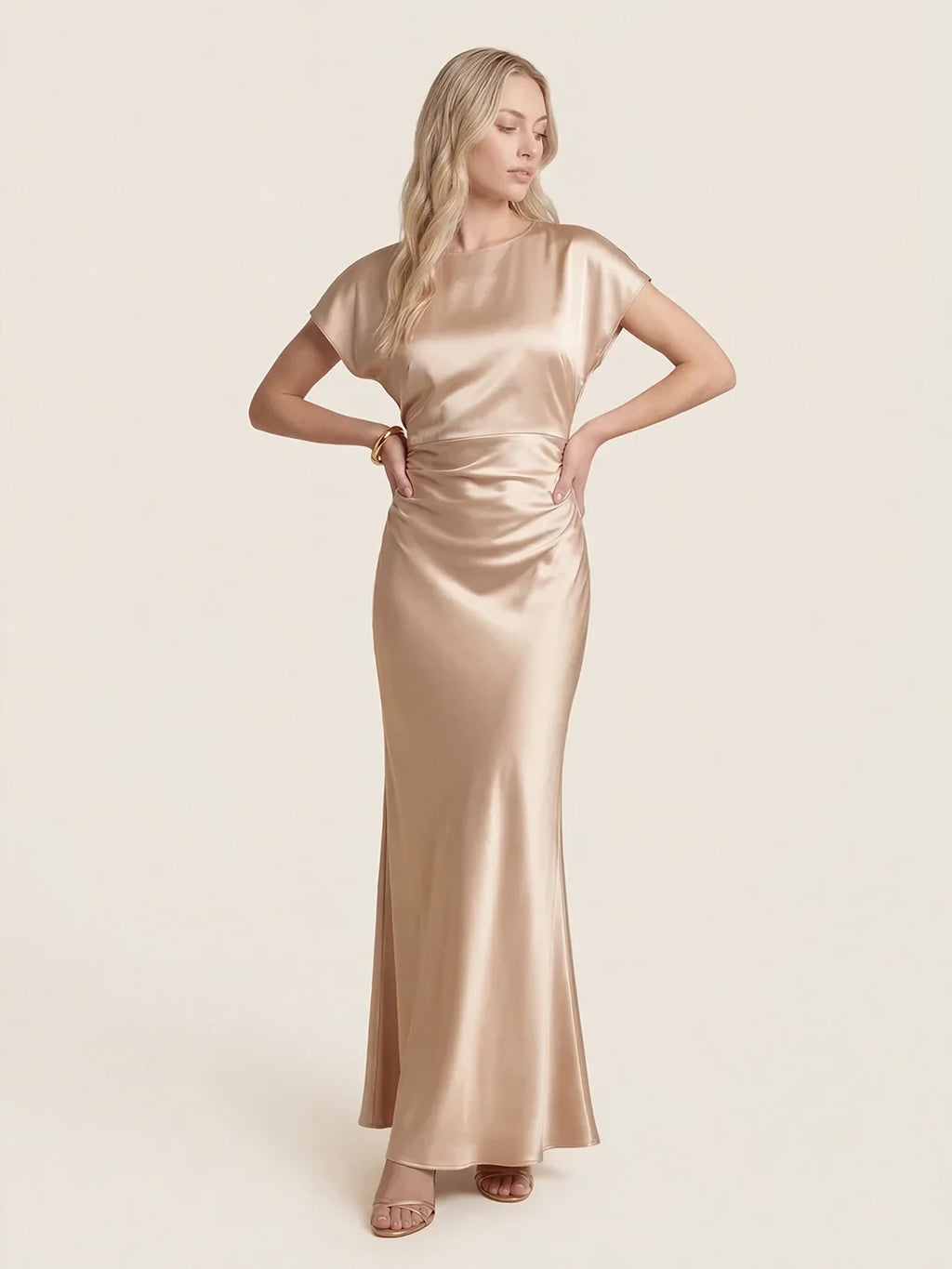 Satin-Maxikleid mit Wasserfall-Ausschnitt und Flügelärmeln