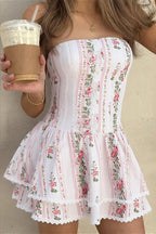 Kleid mit Rüschen in Rosa