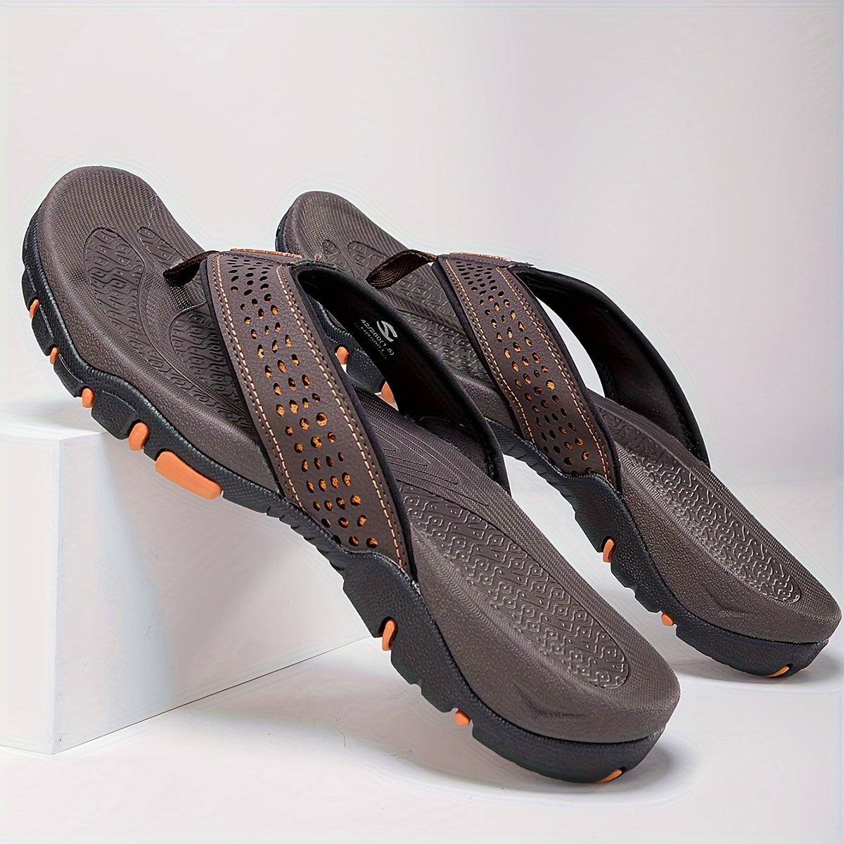Bequeme sowie Nachhaltige Herren Slipper Sandalen – Mit EVA Polsterung und Rutschfester TPR Sohle
