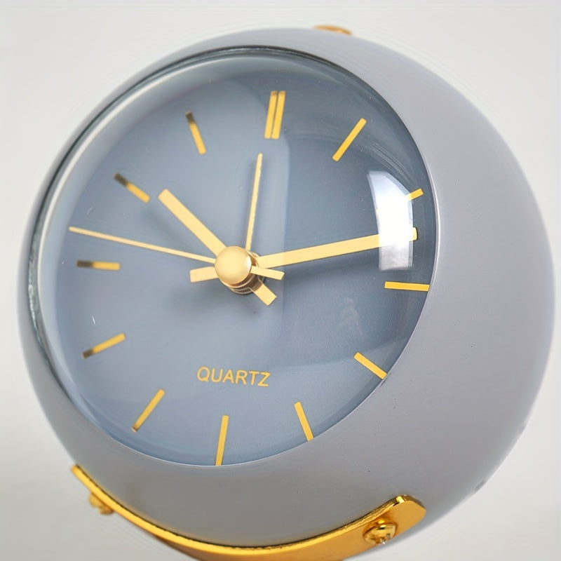 Nordic Silent Desk Clock: Leuchtende Zeiger & Metallrahmen