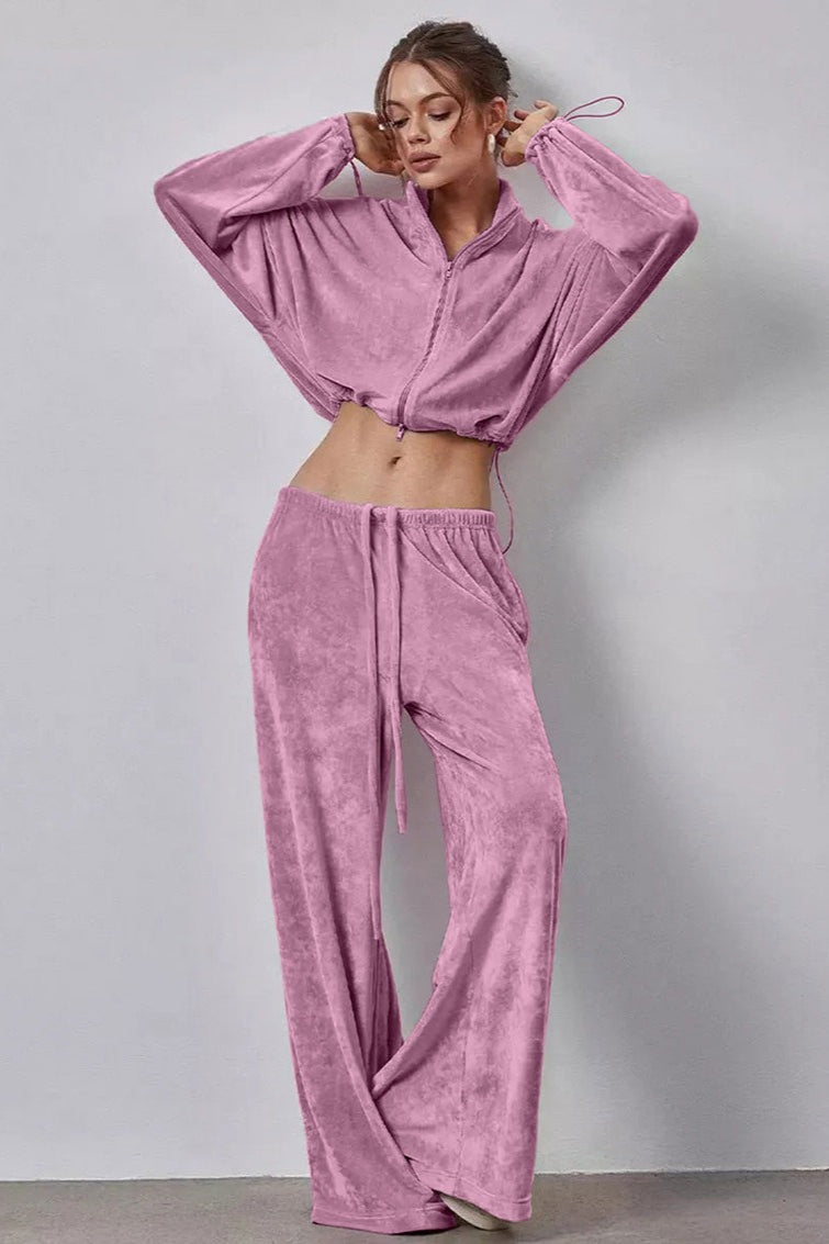 Zweiteiliges Set mit weitem Bein, kurzem Schnitt und Bindedetail