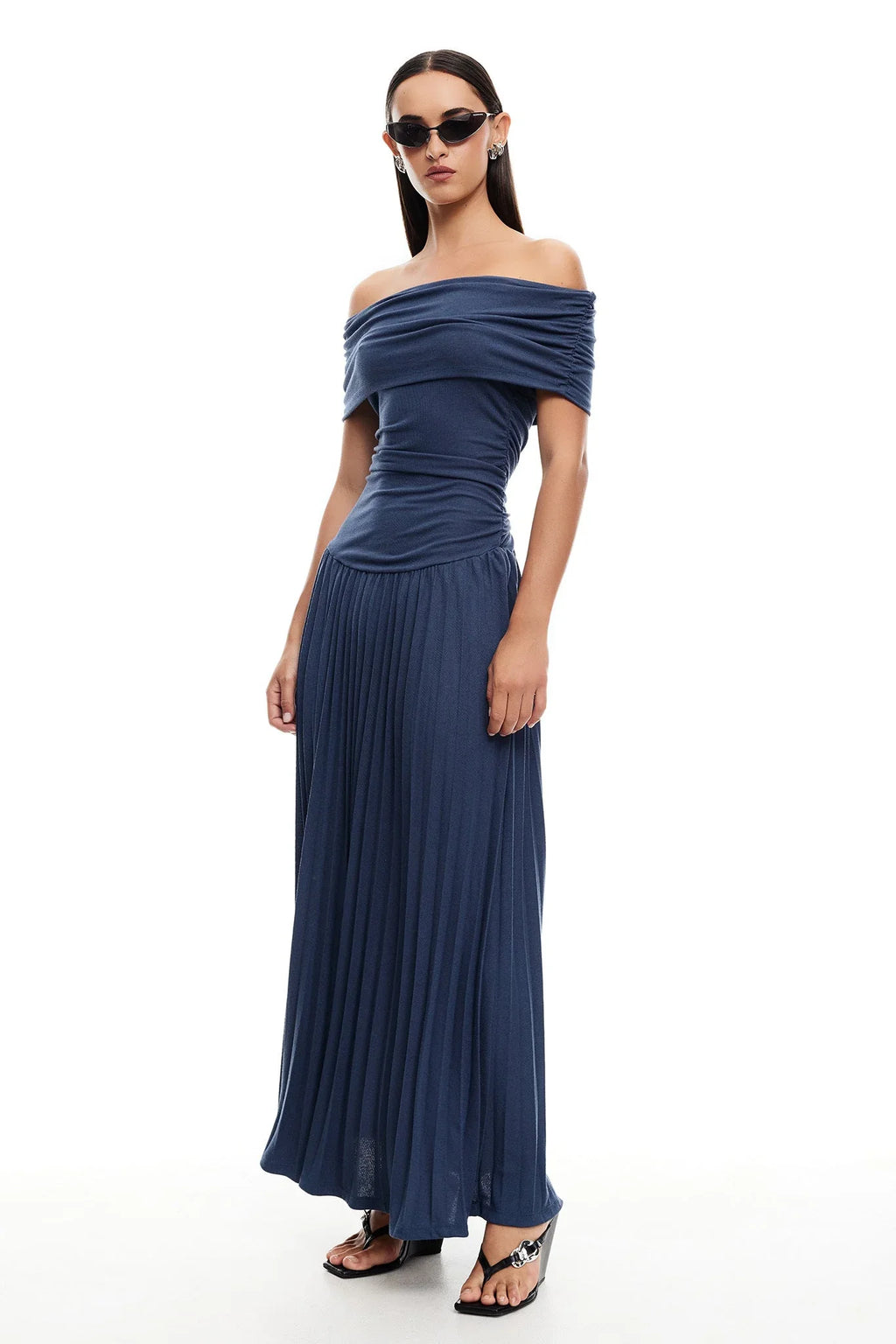 Schulterfreies Maxikleid mit Falten
