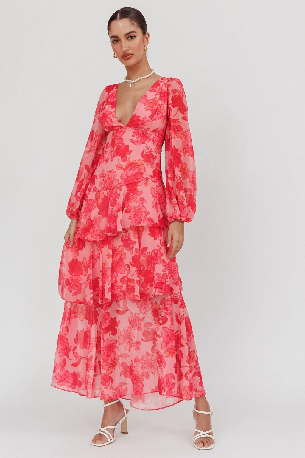 Veda – Maxikleid mit V-Ausschnitt und langen Ärmeln