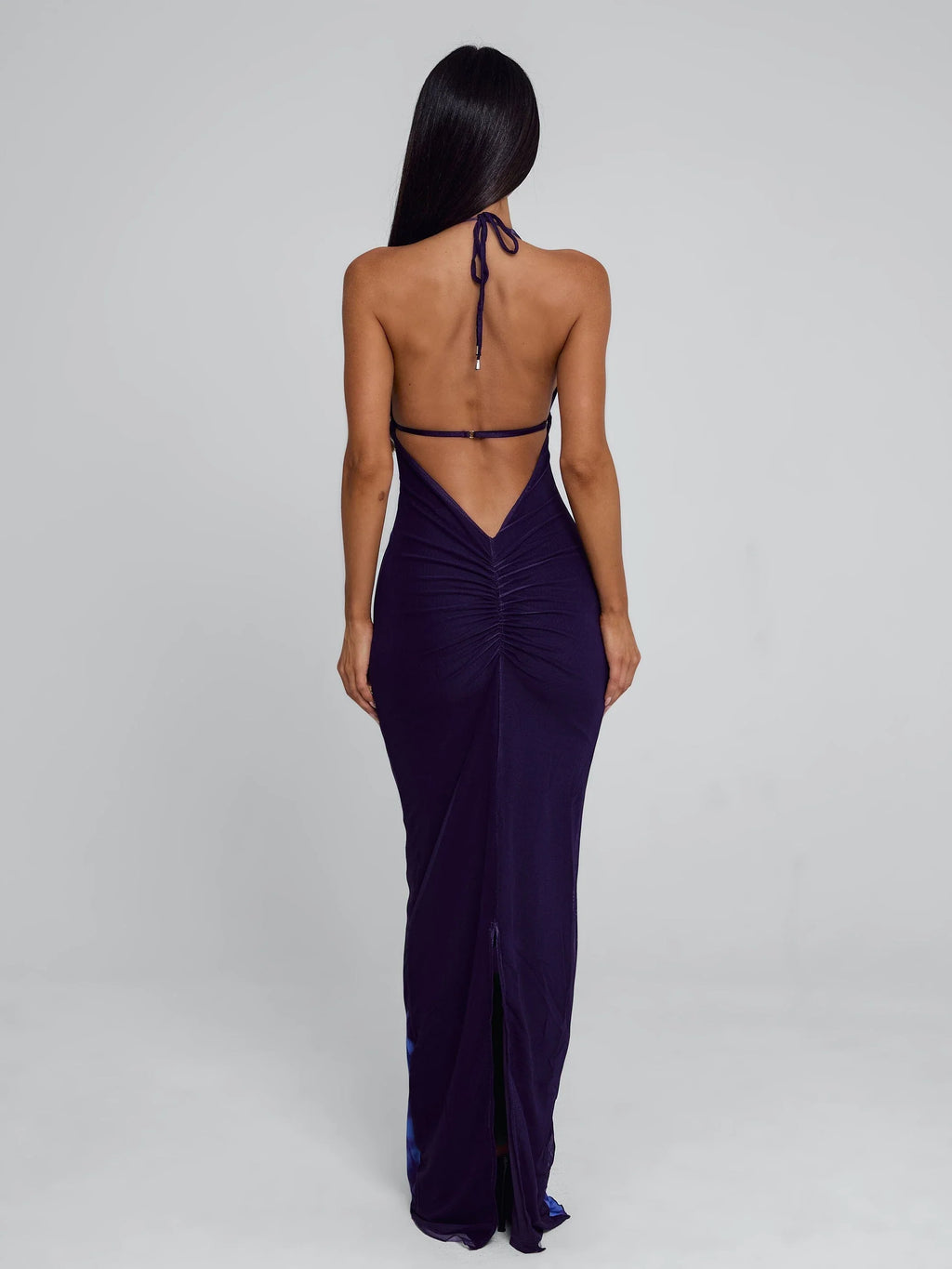 Damen Neckholder-Maxikleid mit tiefem Ausschnitt und Schmuckdetail