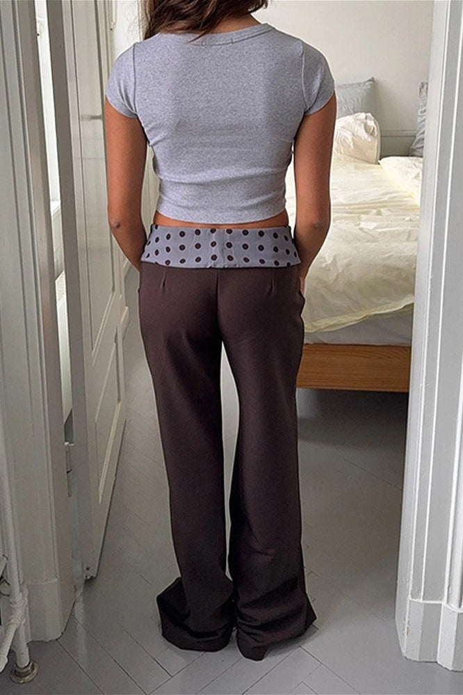 Hose mit hoher Taille und Druck