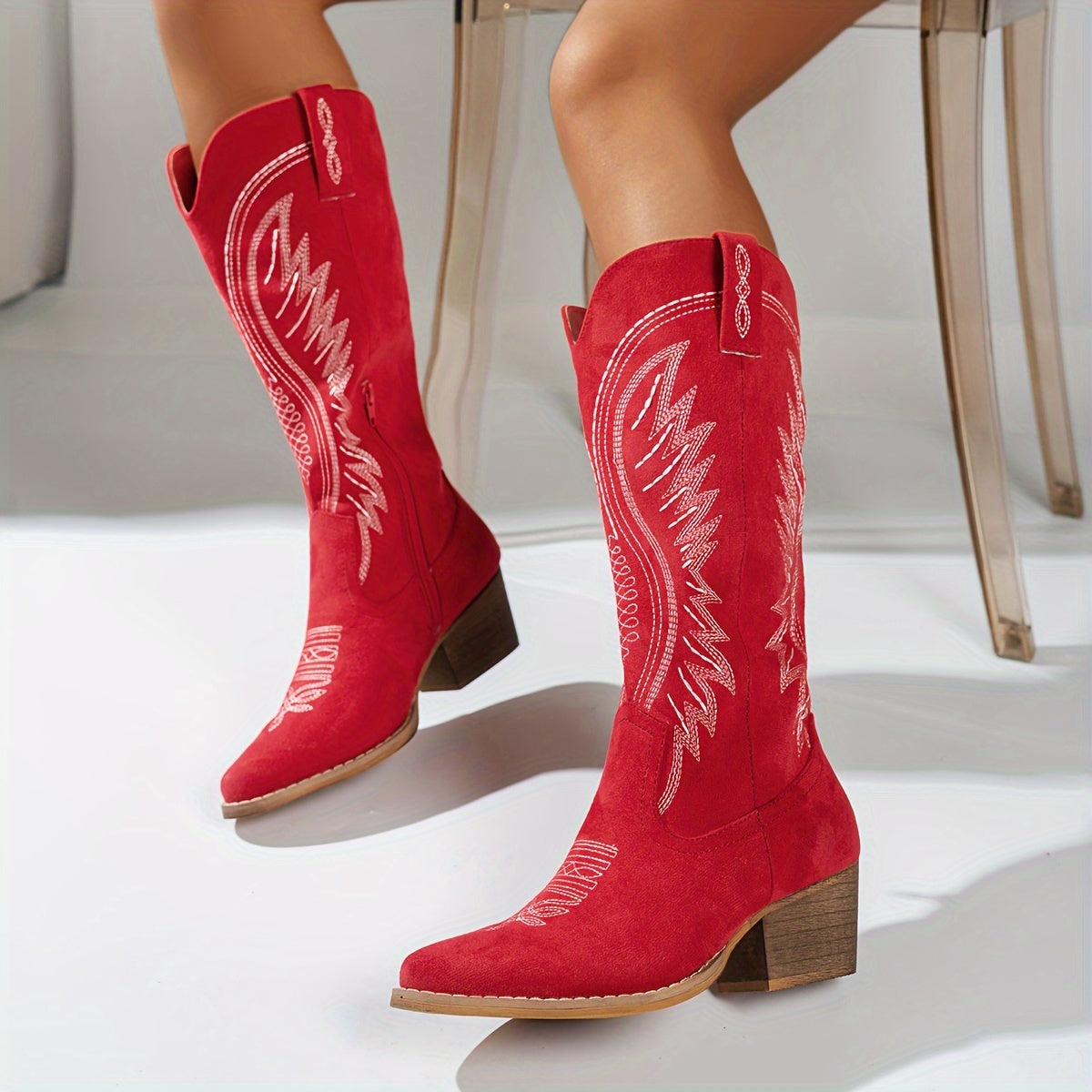 Damen Bestickte Cowboy-Stiefel mit Spitzennase sowie Mittelabsätzen
