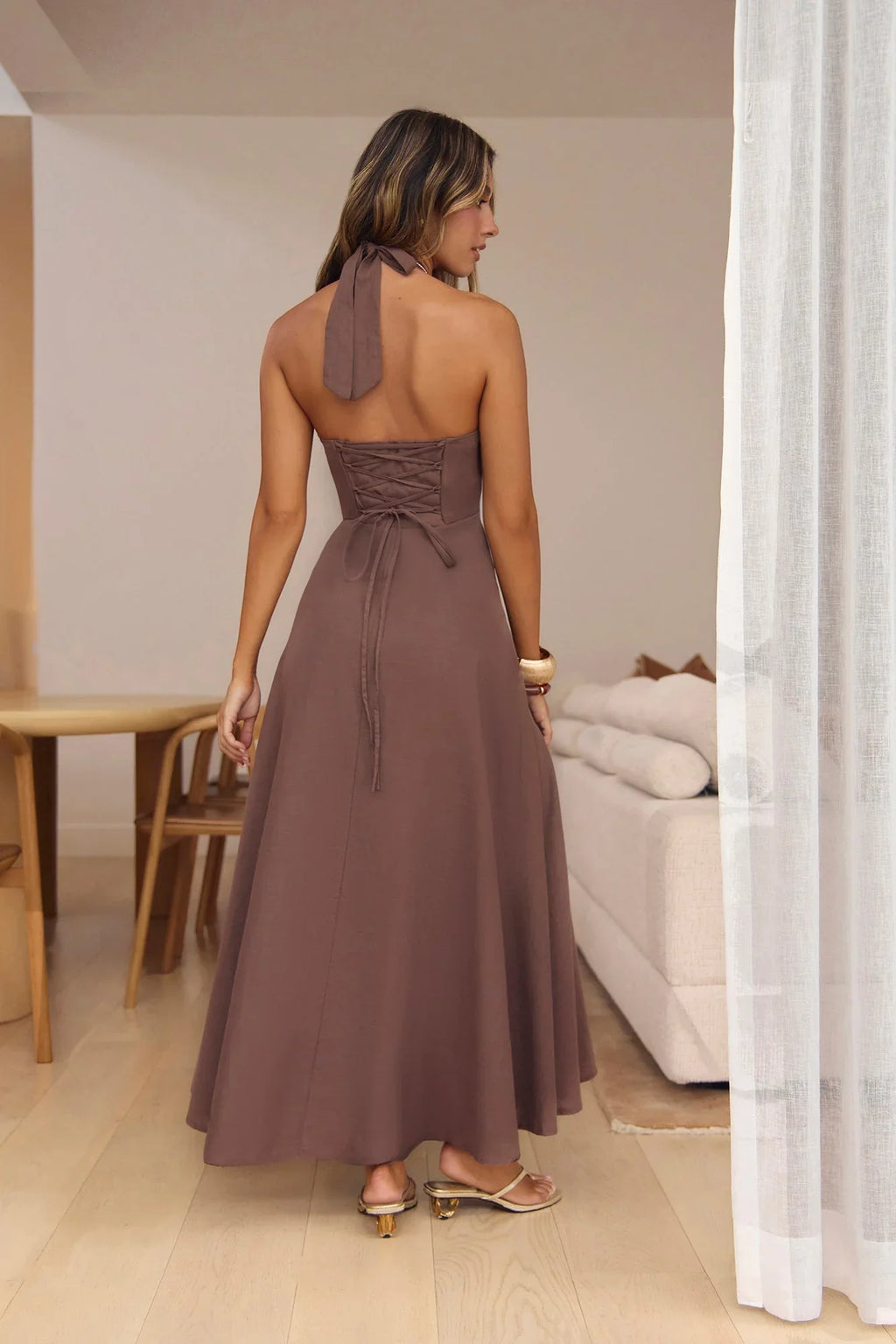 Keep – Spitzen-Maxikleid mit Neckholder und Korsett-Schnürung