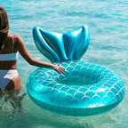 Mermaid Scale Aufblasbarer Pool Float – Ergonomisches Design inklusive Kissen