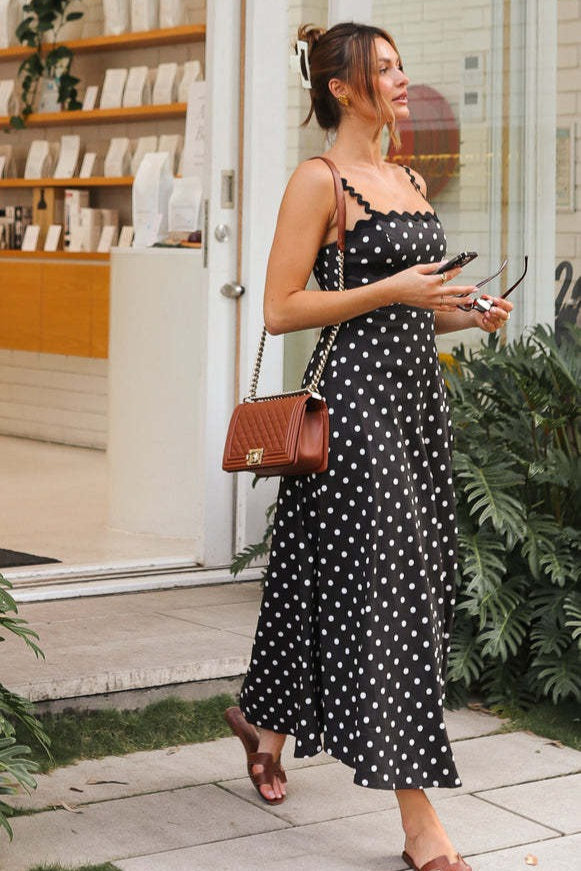 Maxikleid mit Punktemuster und Spitze in Schwarz