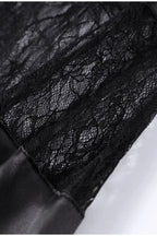 Kleid mit Spitze in Weiß