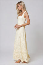 Petunia – Spitzen-Maxikleid mit eckigem Ausschnitt und A-Linien-Rock