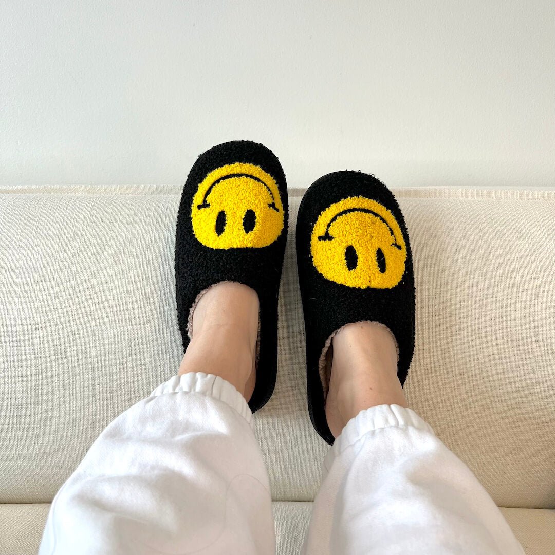 Smiley Comfort Hausschuhe – Für eine fröhliche sowie warme Atmosphäre