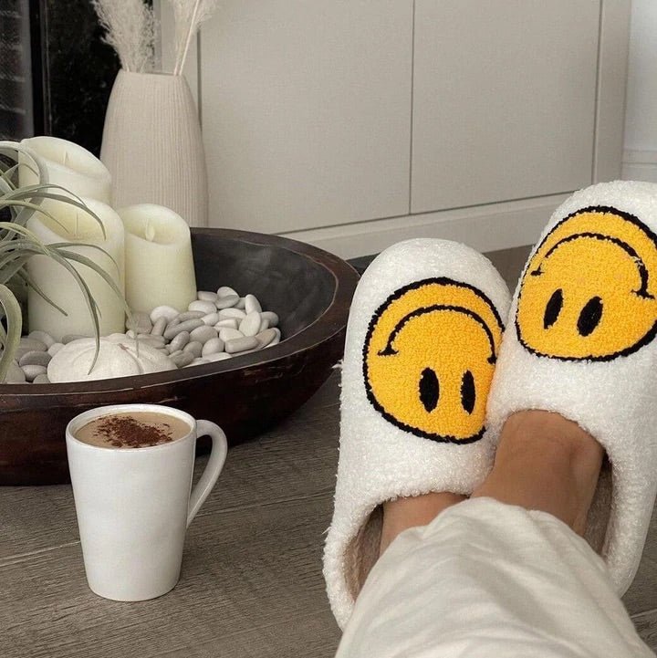 Smiley Comfort Hausschuhe – Für eine fröhliche sowie warme Atmosphäre
