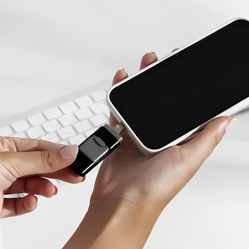 Tragbarer 4-in-1 USB Stick – Universeller Speicher für Telefon sowie PC