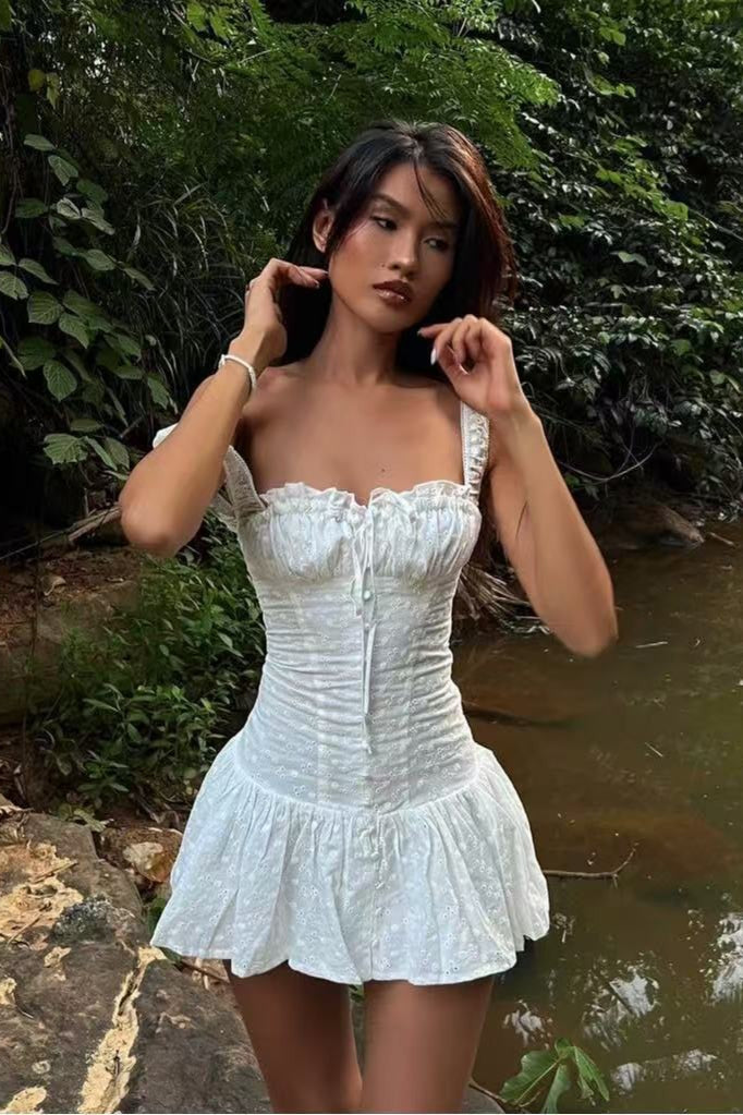 Kleid mit Baumwolle und Stickerei