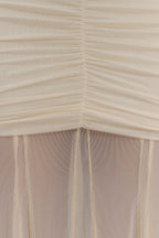 Caspian – Schulterfreies Maxikleid mit Mesh-Akzenten