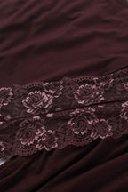 Figurbetontes Kleid mit Blumenmuster in Braun