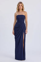 Splitted – Spitzen-Maxikleid mit Beinschlitz und Korsett-Schnürung