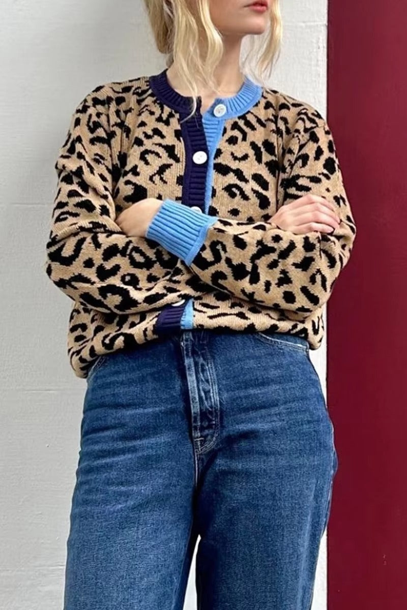 Strickjacke mit Leopardenmuster und Strickstruktur