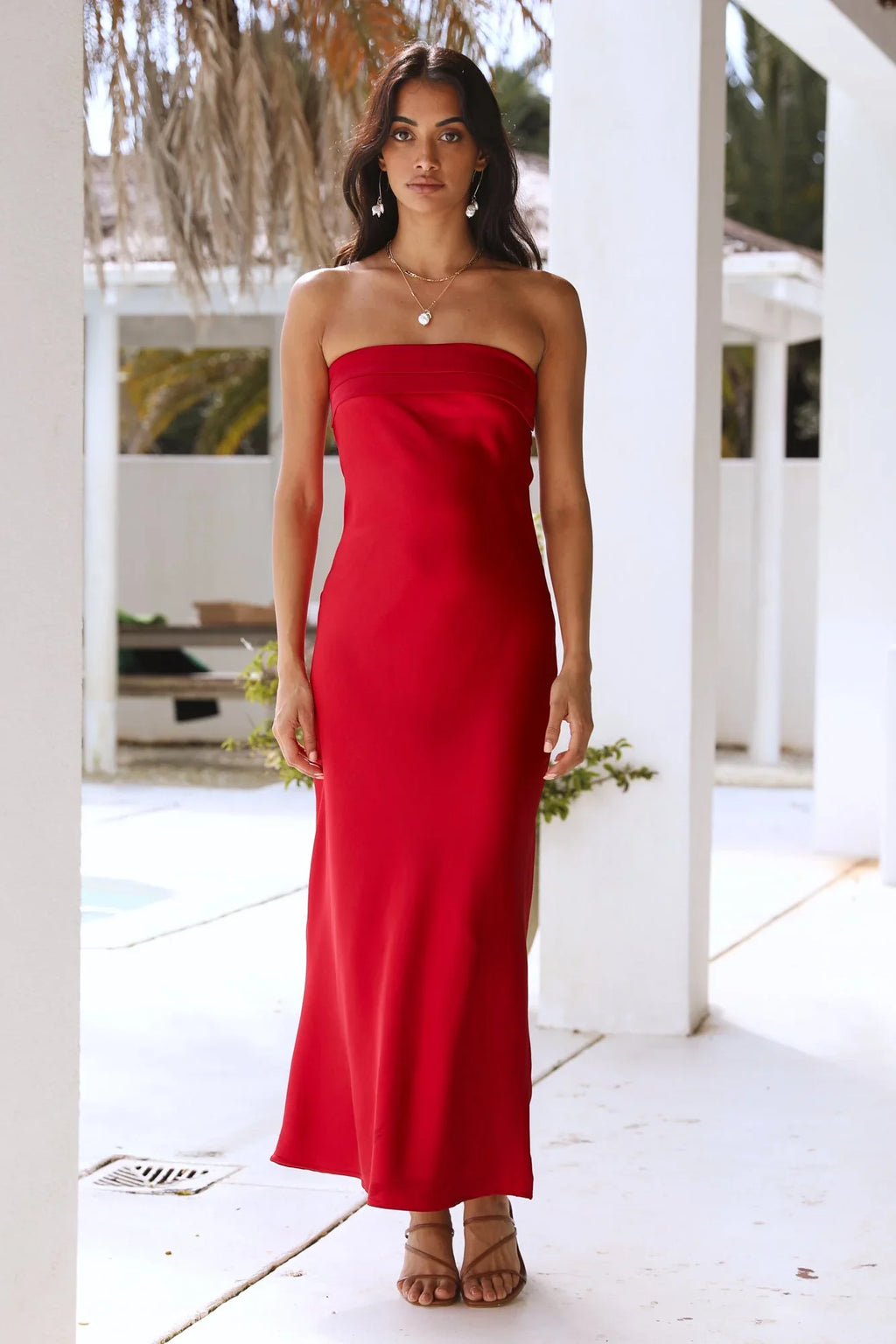 Gleam – Schulterfreies Maxikleid mit Wasserfall-Ausschnitt und offenem Rücken