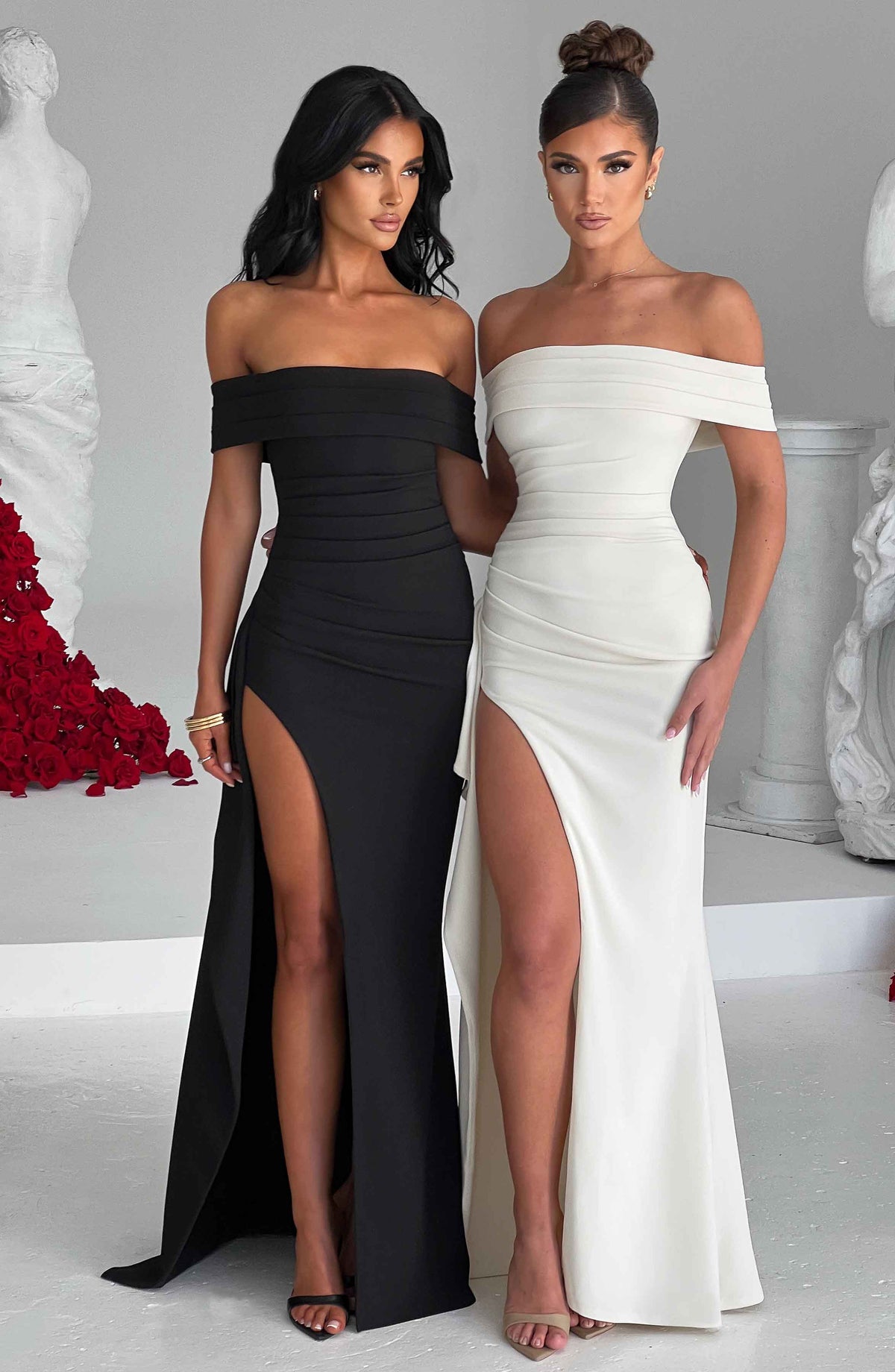 Damen Abendkleid mit schulterfreiem Ausschnitt und Beinschlitz