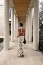 Rückenfreies Kleid mit Neckholder