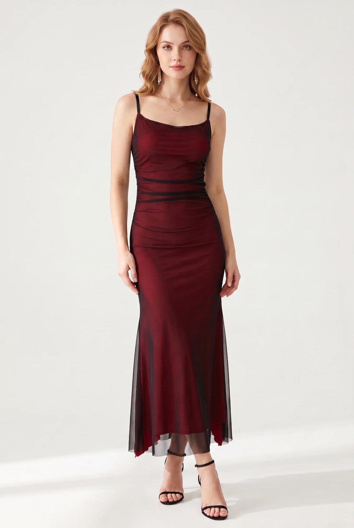 Maxikleid mit Mesh-Akzenten