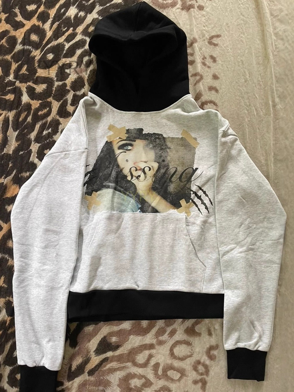 Hoodie mit Farbblockmuster und Druck