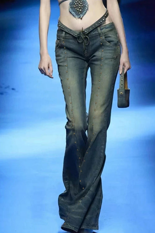Bootcut-Jeans mit niedriger Taille und Taschen in Blau