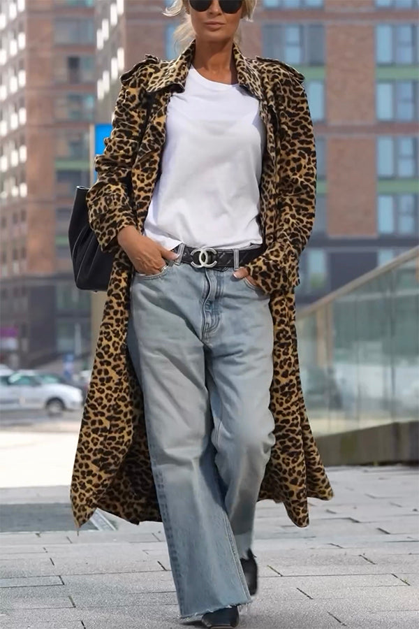 Mid-Rise Wide-Leg-Jeans mit ausgefranstem Saum und aufgesetzten Taschen