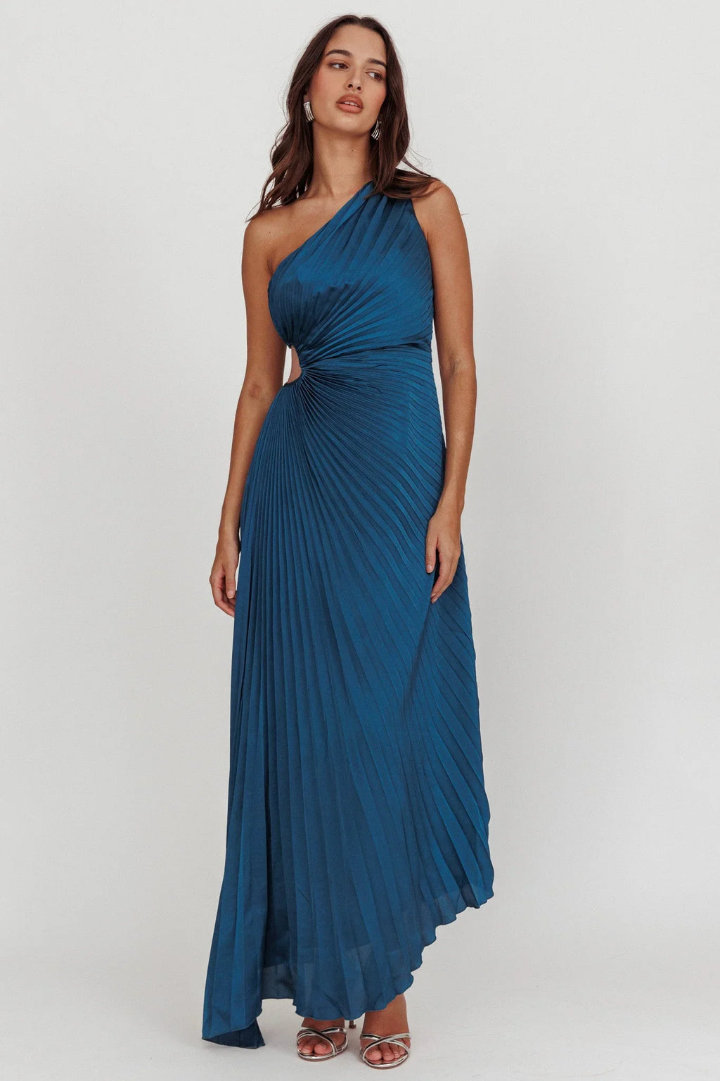 Amelie – Maxikleid mit One-Shoulder-Design und Cut-outs